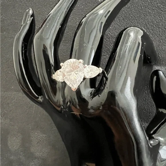 Beautiful BGE Diamond 3 stone engagement style ring. Size 8 - Picture 3 of 10